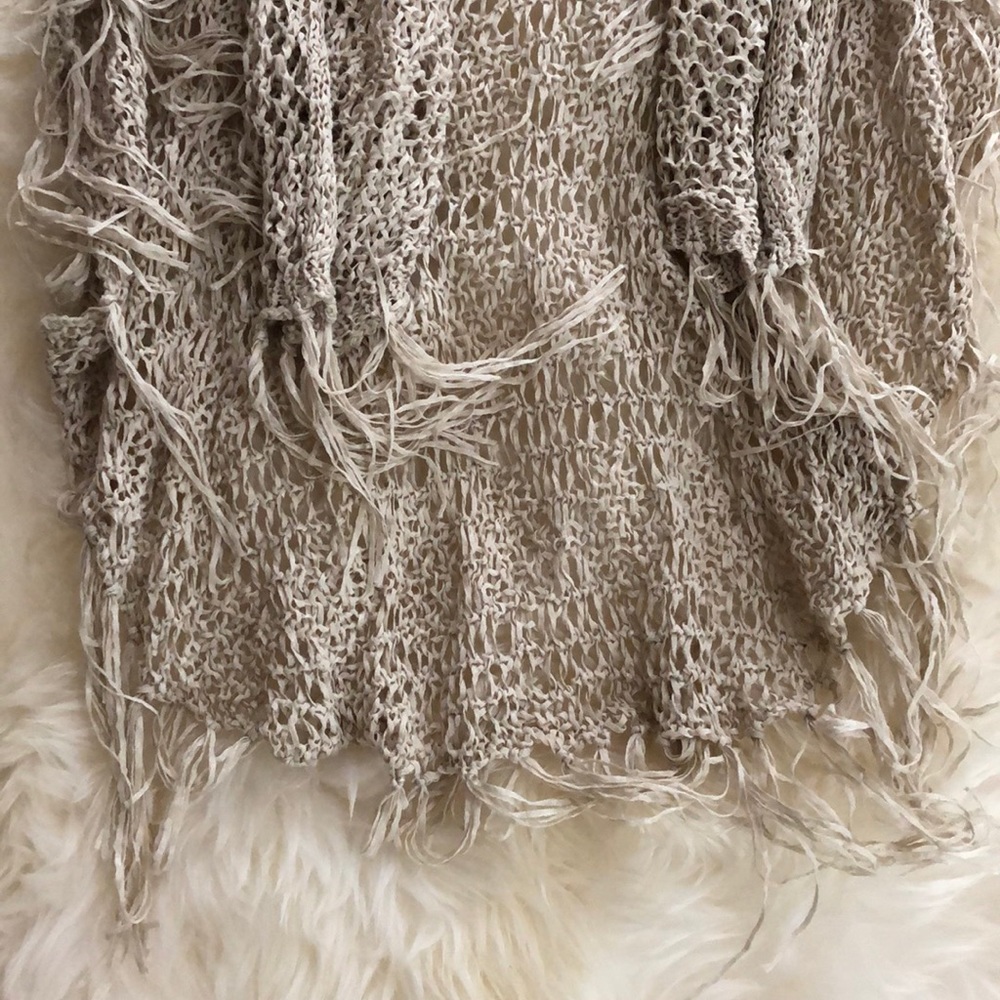 SAKS FIFTH AVENUE beige wrap with sleeves - Picture 5 of 6
